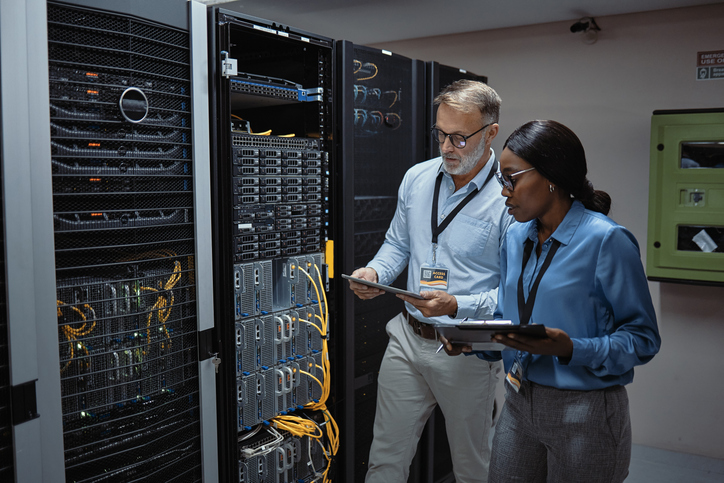 system administrator server room - Network Administrator Job Description and Overview | ECU Online